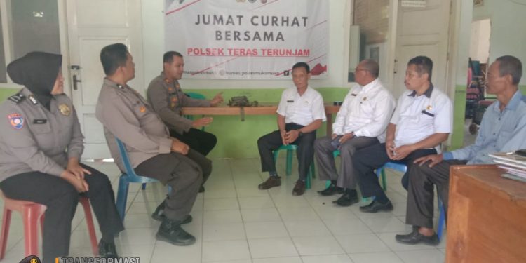 Dengar Keluhan Pemerintah Kecamatan, Polsek Teras Terunjam Gelar Jumat Curhat di Kantor Camat Selagan Raya