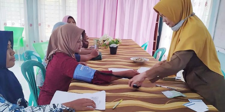 Semarakkan HUT Kabupaten Mukomuko ke 20, Dinas DP2KBP3A Kabupaten Mukomuko Gelar Bakti Sosial dan Pelayanan KB Gratis Untuk Masyarakat