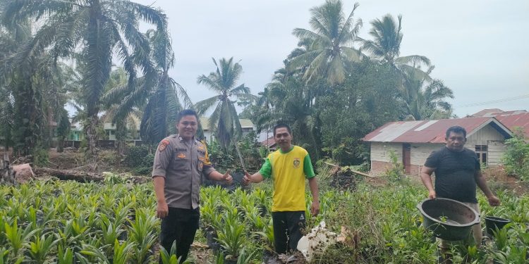 Antisipasi Kebakaran Lahan, Bhabinkamtibmas Polsek mukomuko Utara Himbau Masyarakat Tidak Bakar Lahan Sembarangan