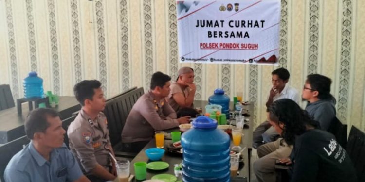 Jum’at Curhat Polsek Pondok Suguh Dengar Langsung Keluhan Warga Desa Air Bikuk