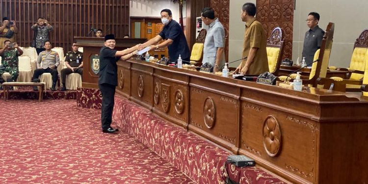 Sampaikan LKPJ Tahun 2022, Gubernur Rohidin Beberkan Pendapatan Daerah Terealisasi di atas Target