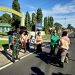Ramadhan Mubarak, Koramil 01 Mukomuko Bagikan Takjil Gratis ke Penguna Jalan
