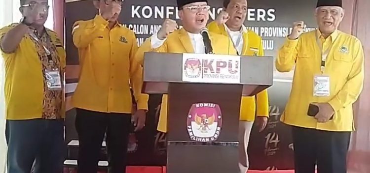 Golkar Provinsi Bengkulu Serahkan Berkas Balon Legislatif Ke KPU, Rohidin: Kami Harus Jadi Pemenang Insya Allah