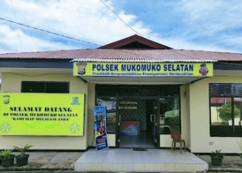 Ini Salah Satu Sosok Bhabinkamtibmas Polsek Mukomuko Selatan Yang Dekat Dengan Warga Binaannya
