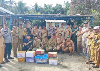 Peduli Bencana, Kapolres Mukomuko Saluran Bantuan Korban Kebakaran di Desa Semundam