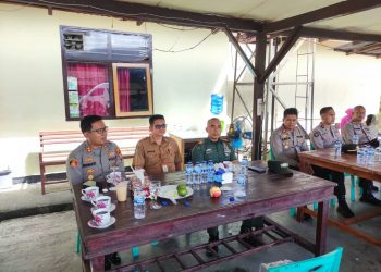 Seruput Kopi Hangat Temani Jum’at Curhat Kapolres Mukomuko Bersama Forum Komunikasi Kepada Desa Kecamatan Ipuh