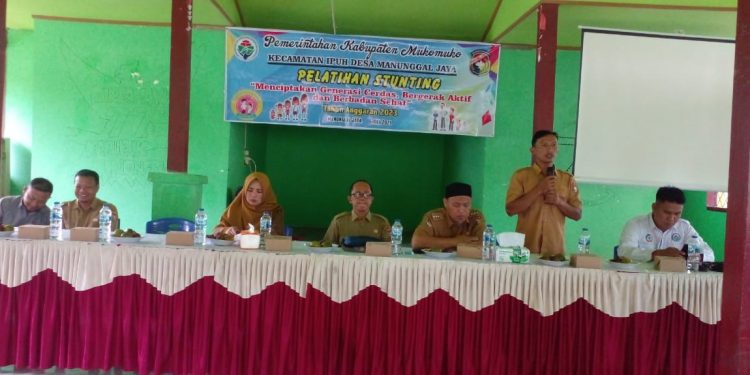 Edukasi Terkait Menekan Angka Stunting di Desa, Pemdes Manunggal Jaya Gelar Pelatihan