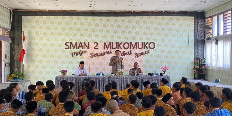 Menciptakan Generasi Sehat, Polsek Mukomuko Selatan Gelar Penyuluhan Bahaya Narkoba di Kalangan Pelajar