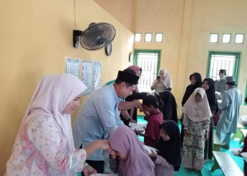 Jum’at Berkah Ketua Komisi II DPRD Kabupaten Bagikan Santunan Anak Yatim