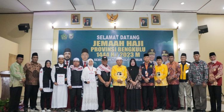 Jamaah Haji Kloter Pertama Tiba di Bengkulu Dalam Keadaan Sehat