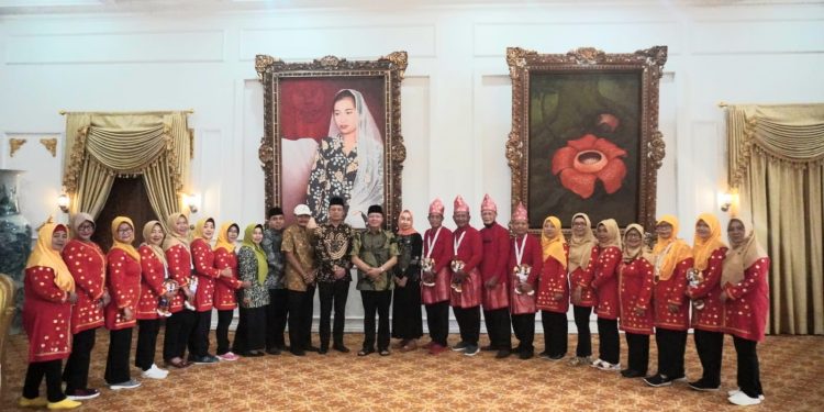 Gubernur Rohidin Apresiasi Atlet Bioenergy Power Bengkulu Raih 7 Medali Pada FORNAS VII Tahun 2023