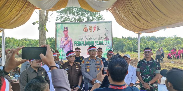 Polri Lestarikan Negeri , Polres Mukomuko Gelar Penanaman 1000 Bibit Pohon