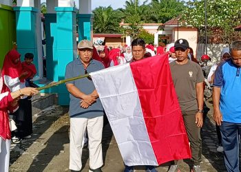 Jum’at Sehat, UPTD Puskesmas Ipuh Gelar Jalan Santai Bersih Lingkungan Bermandikan Doorprice