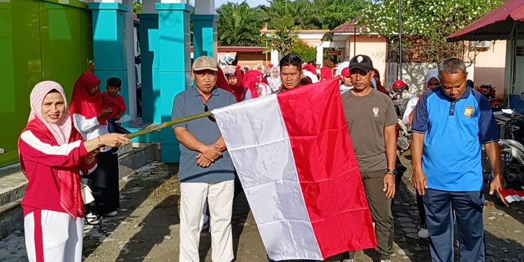 Jum’at Sehat, UPTD Puskesmas Ipuh Gelar Jalan Santai Bersih Lingkungan Bermandikan Doorprice