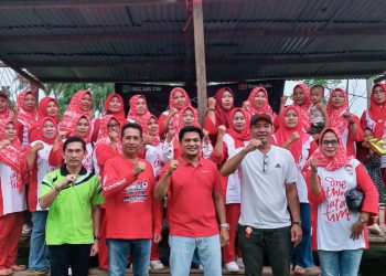 Kolaborasi Ketua DPRD Kabupaten Mukomuko dan Ketua Komisi II Meriahkan Penutupan Turnamen Futsal Pantai Wisata Abrasi Ipuh