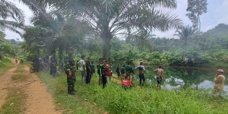 Warga Hilang, Koramil 02-Ipuh Bersama Polri dan Masyarakat Lakukan Pencarian