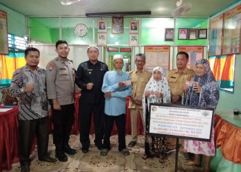Senyum Bahagia 31 KPM, Pemdes Pasar Baru Salurankan BLT-DD Tahap III Tahun 2023