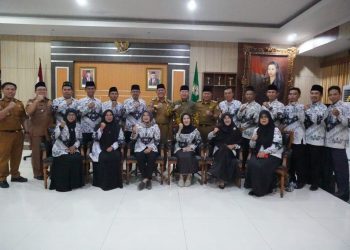 Usai “Ngadu” ke Gubernur Rohidin, 15 Guru dari Mukomuko Ini Bersuka Cita