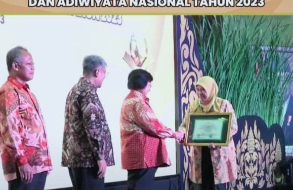Kado Terindah dari Menteri Lingkungan Hidup dan Kehutanan RI untuk MAN 1 Mukomuko
