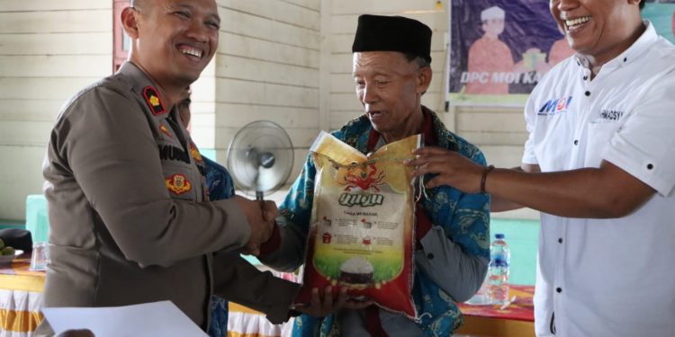 Titik Terakhir Giat Baksos HUT MOI ke-3, DPC MOI Mukomuko Berkolaborasi Dengan Polres Mukomuko Gelar Baksos