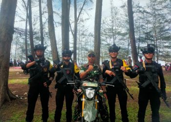Koramil 02 Ipuh Bersinergi dalam Melaksanakan Pengamanan Hiburan Rakyat di Awal 2024