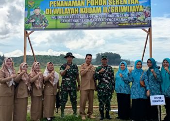 Pemdes Pasar Ipuh Apresiasi Kodim 0428/Mukomuko Laksanakan Penanaman Pohon di Pantai Wisata Abrasi Ipuh 