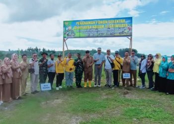 Penanaman Pohon Serentak, Kodim 0428/Mukomuko Laksanakan Penanaman Pohon di Pantai Wisata Abrasi Ipuh 