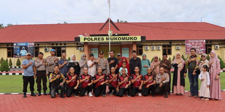 Polres Mukomuko Melepas Pemberangkatan 16 Calon Siswa (Casis) Gelombang 1 TA 2024