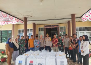 Kapolres Mukomuko Monitor Kantor PPK Kecamatan Memastikan Kelancaran Penghitungan Suara