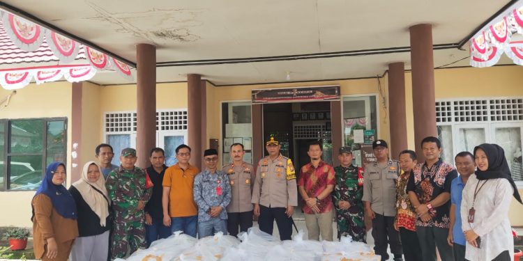 Kapolres Mukomuko Monitor Kantor PPK Kecamatan Memastikan Kelancaran Penghitungan Suara