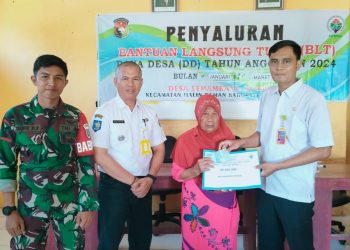 Pemdes Semambang Makmur Bagikan BLT-DD Triwulan Pertama Tahun 2024