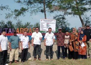Peletakan Batu Pertama Pembangunan Teras Icon Pantai Wisata: Meningkatkan Potensi Pariwisata Desa Pasar Ipuh