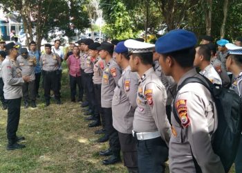 Pastikan Berjalan Aman dan Lancar, Kapolres Mukomuko Pimpin Langsung Pengamanan Pendaftaran Calon Bupati dan Wakil Bupati di KPU Mukomuko