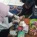Puskesmas Ipuh Bersama UKS MAN 1 Mukomuko Laksanakan Pemeriksaan HB dan Pemberian Tablet Tambah Darah