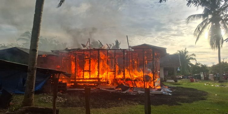 Wisnu Hadi : Solidaritas dan Tindak Lanjut Upaya Bersama Pasca Kebakaran di Desa Retak Ilir, Kabupaten Mukomuko”