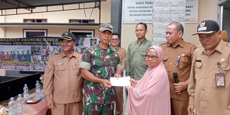 Berbagi itu Indah, BKAD UPK DAPM Mitra Mandiri Bersama Kecamatan Ipuh Gelar Bakti Sosial