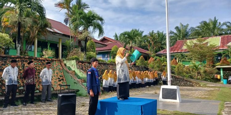 MAN 1 Mukomuko Peringati Hari Pendidikan Nasional 2025, Kepala Madrasah Sampaikan ini