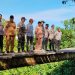 Diduga Tercemar Limbah Sawit, Sungai di Ipuh Menghitam dan Berminyak, Pemerintah Desa dan Forkoimcam Ipuh & DPRD Lakukan Pengecekan