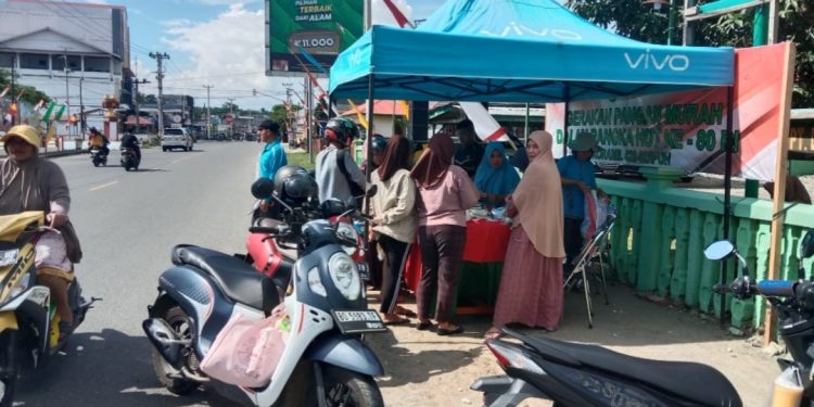 Koramil 428-02 Ipuh Gelar Gerakan Pangan Murah, Diserbu Ibu-Ibu